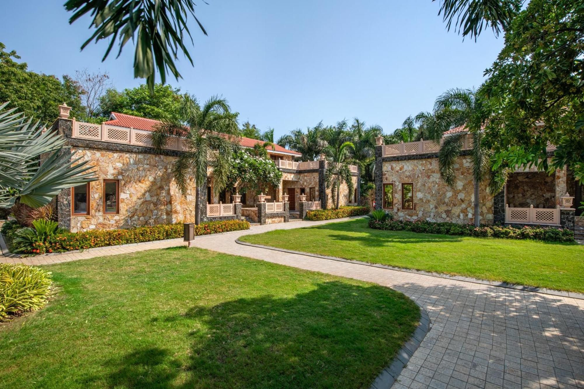 Vikrama Heritage Resort Pavagadh Hālol Exterior foto
